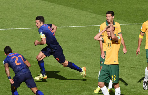 Porto Alegre, June 17: Arjen Robben and Robin Van Persie scored for the Netherlands before Memphis Depay netted in the winner as Netherlands overcame a brilliant Australia to record a thrilling 3-2 victory in their Group B tie in the FIFA World Cup.   A second-half by strike by substitute Memphis Depay gave Netherlands a 3-2 comeback victory over Australia in an absorbing World Cup Group B match on Wednesday.  The result puts Netherlands into a strong position to advance to the last 16 with two wins, including the opening 5-1 rout of defending champion Spain. It almost surely puts Australia out of contention with two defeats.  The Dutch opened the scoring in the 20th minute through a Arjen Robben solo effort but Australia responded seconds later, with Tim Cahill’s stunning volley making it 1-1 before the halftime break.  Australia took a surprise lead with a penalty after Daryl Janmaat handled the ball but Robin Van Persie made it 2-2 after collecting the ball in space on the edge of the penalty area and shooting low.